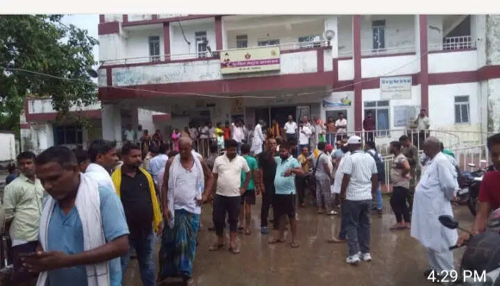 बिहार के नवादा में आकाशीय बिजली गिरने से चार लोगों की मौत, दो महिलाएं झुलसीं