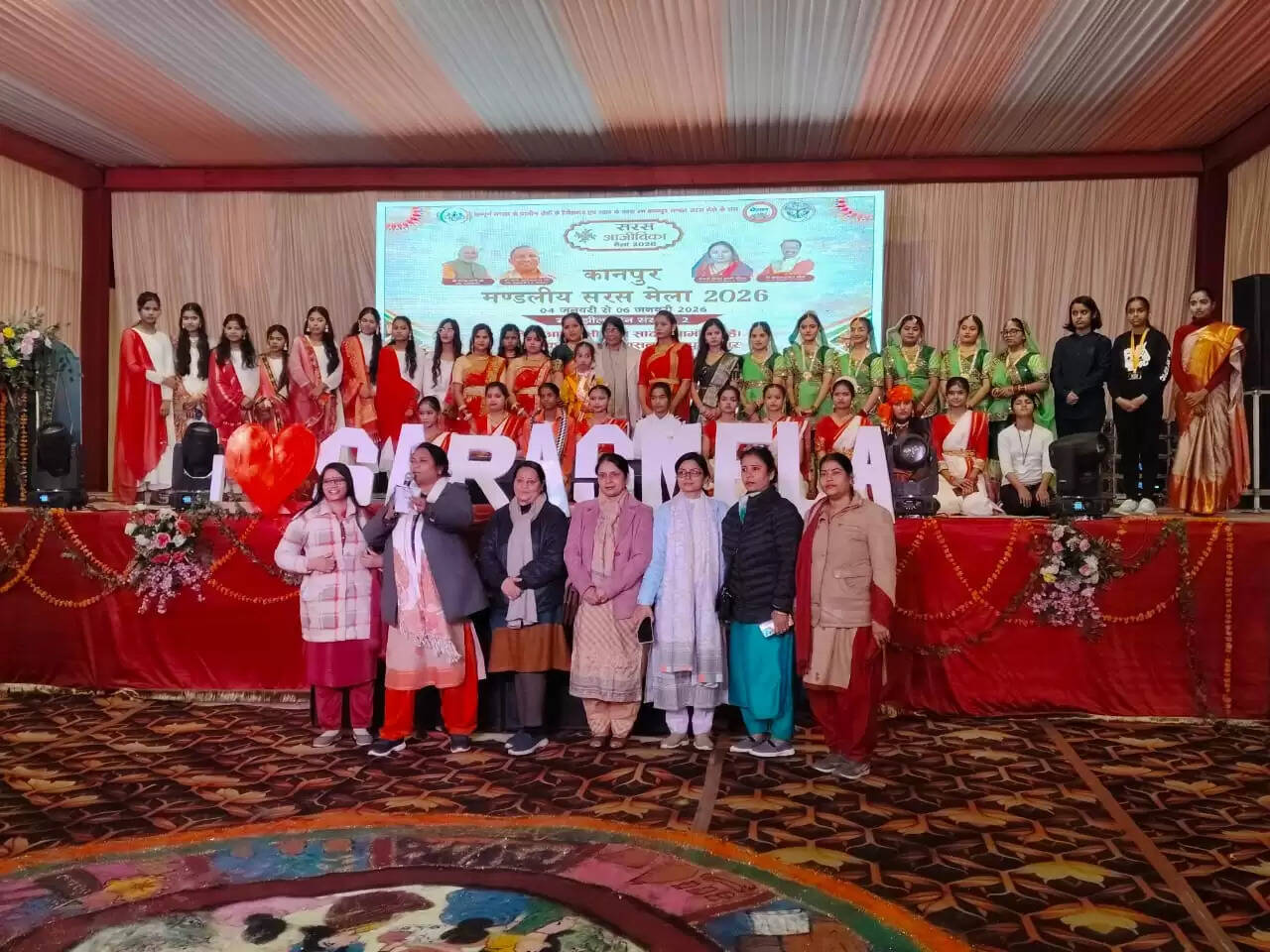 मंडलीय सरस मेले में ग्रामीण महिलाओं के उत्पादों की धूम, दो दिन में चार लाख की बिक्री