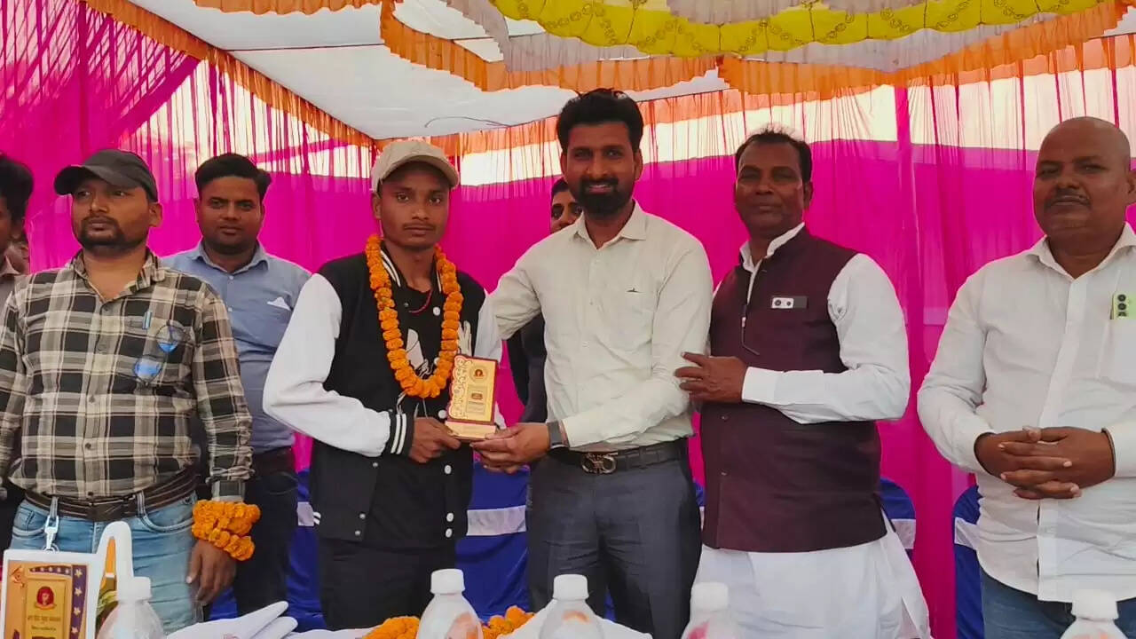 क्विज प्रतियोगिता सह कैरियर काउंसिलिंग आयोजित,सफल प्रतिभागी हुए पुरस्कृत