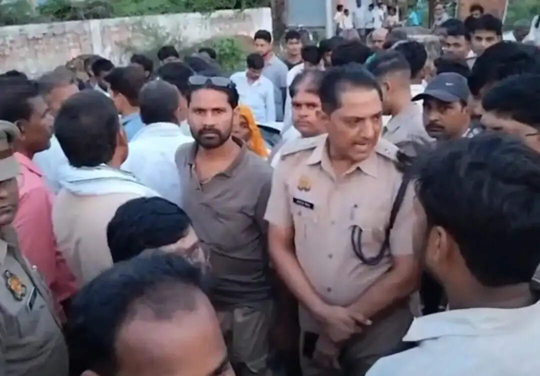 तेज रफ्तार कार ने ली पूर्व सैनिक की जान, वाहन छोड़कर तीन युवक फरार