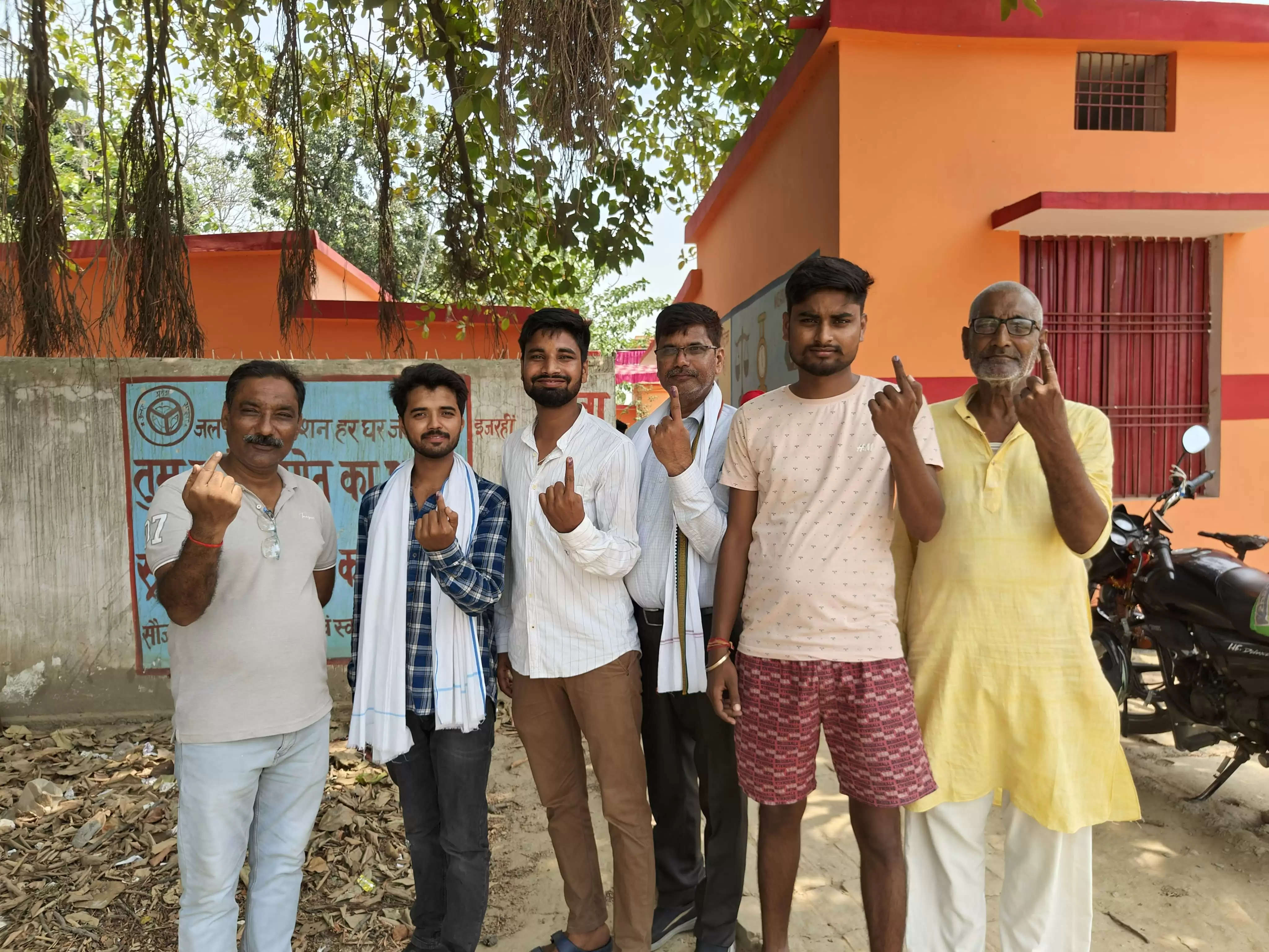 देवरिया : युवाओं की आवाज बनेगा जन प्रतिनिधि सदन में पहुंचाएगें युवाओं की बात