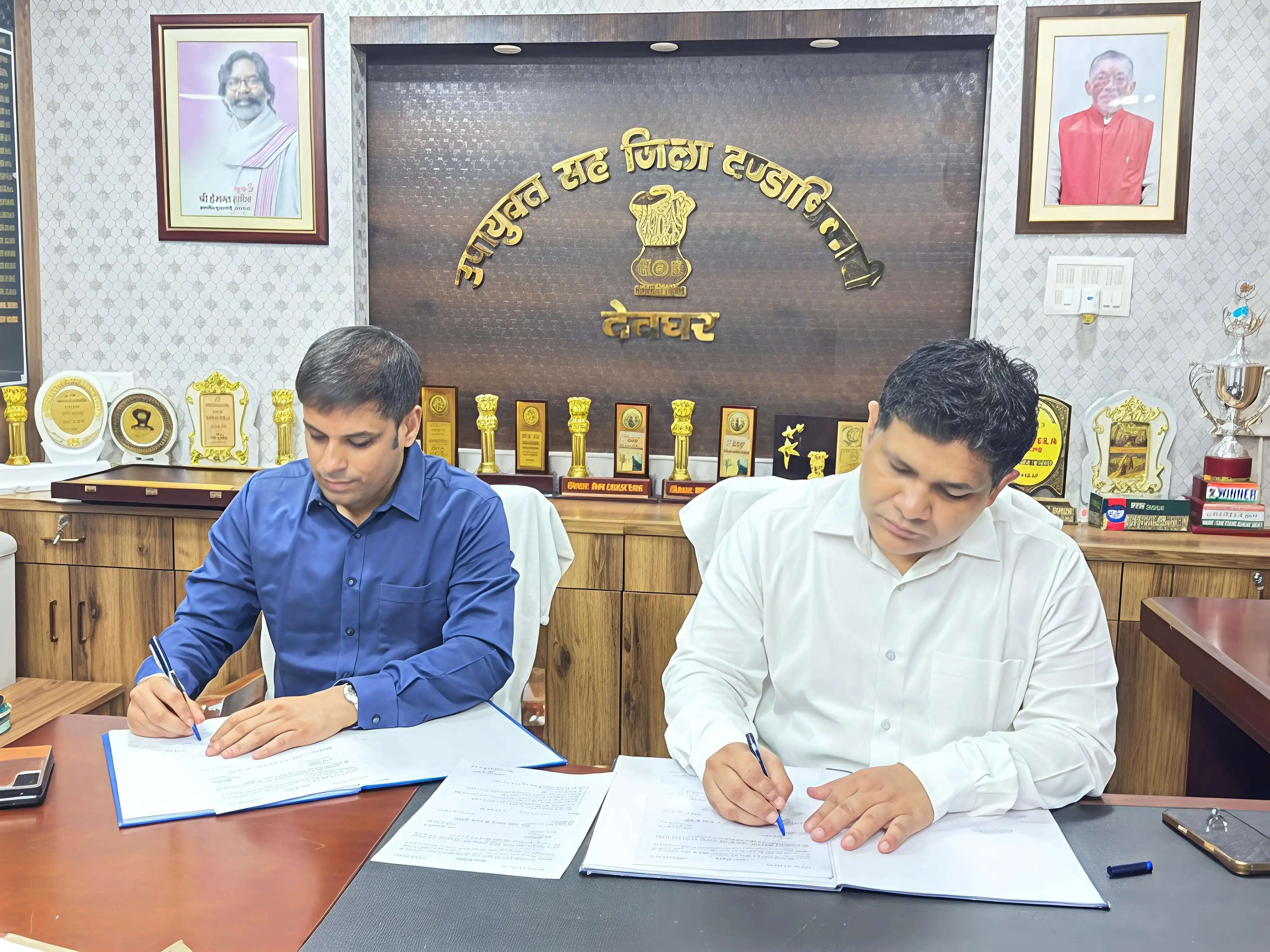 देवघर के 48वें उपायुक्त बने सौरभ कुमार भुवानिया, संभाला पदभार