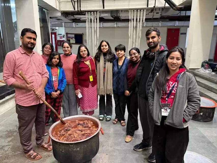 आईआईटी रुड़की में बिखरी मध्‍य प्रदेश के 'बाग प्रिंट' की कला, शिल्पकार खत्री ने युवाओं को बताई बारीकियां