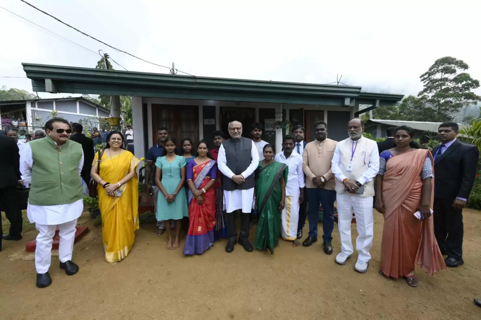 उपराष्ट्रपति ने श्रीलंका में 'भारतीय आवास परियोजना' का लिया जायजा