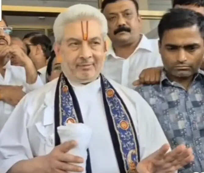 अजमेर में राष्ट्रीय कथावाचक किरीट भाई ने मांगी माफी