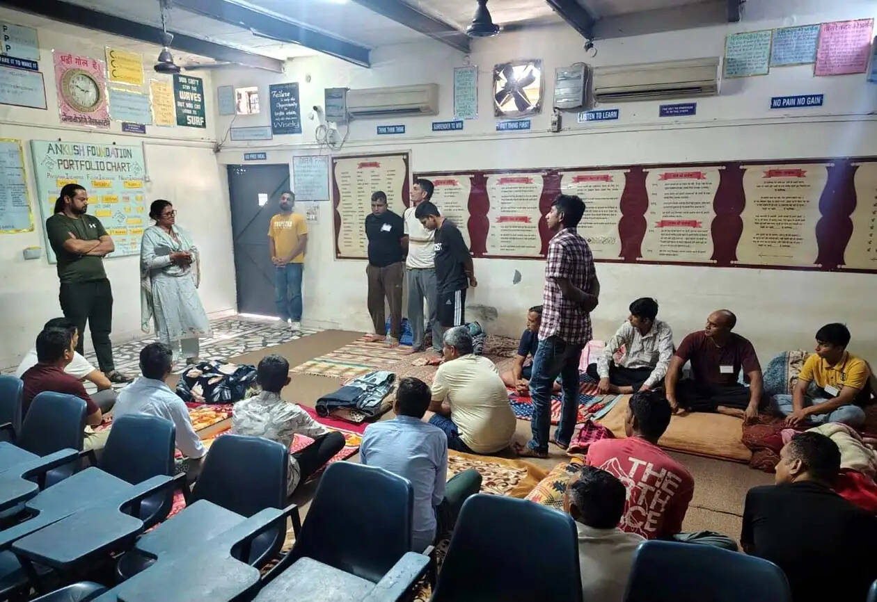 हिसार में सीएम फ्लाइंग टीम ने किया दो नशा मुक्ति केंद्रों का औचक निरीक्षण