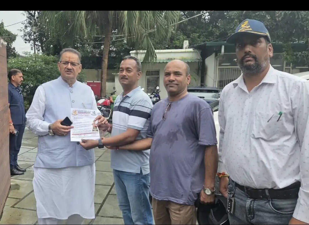 शौर्य स्थल में मेजर सोमनाथ शर्मा की प्रतिमा स्थापित करने की मांग, सैनिक कल्याण मंत्री को सौंपा ज्ञापन