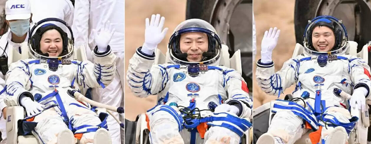 चीन के अंतरिक्ष स्टेशन में छह माह गुजारकर तीन यात्री पृथ्वी पर लौटे