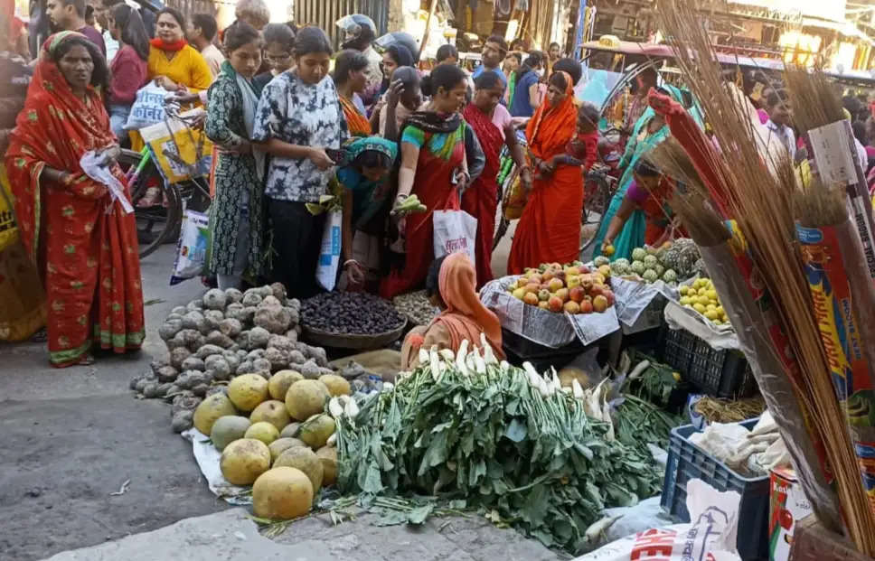 छठ : लोक आस्था ही नहीं, परिजन स्वमिलन और स्वरोजगार का भी महापर्व