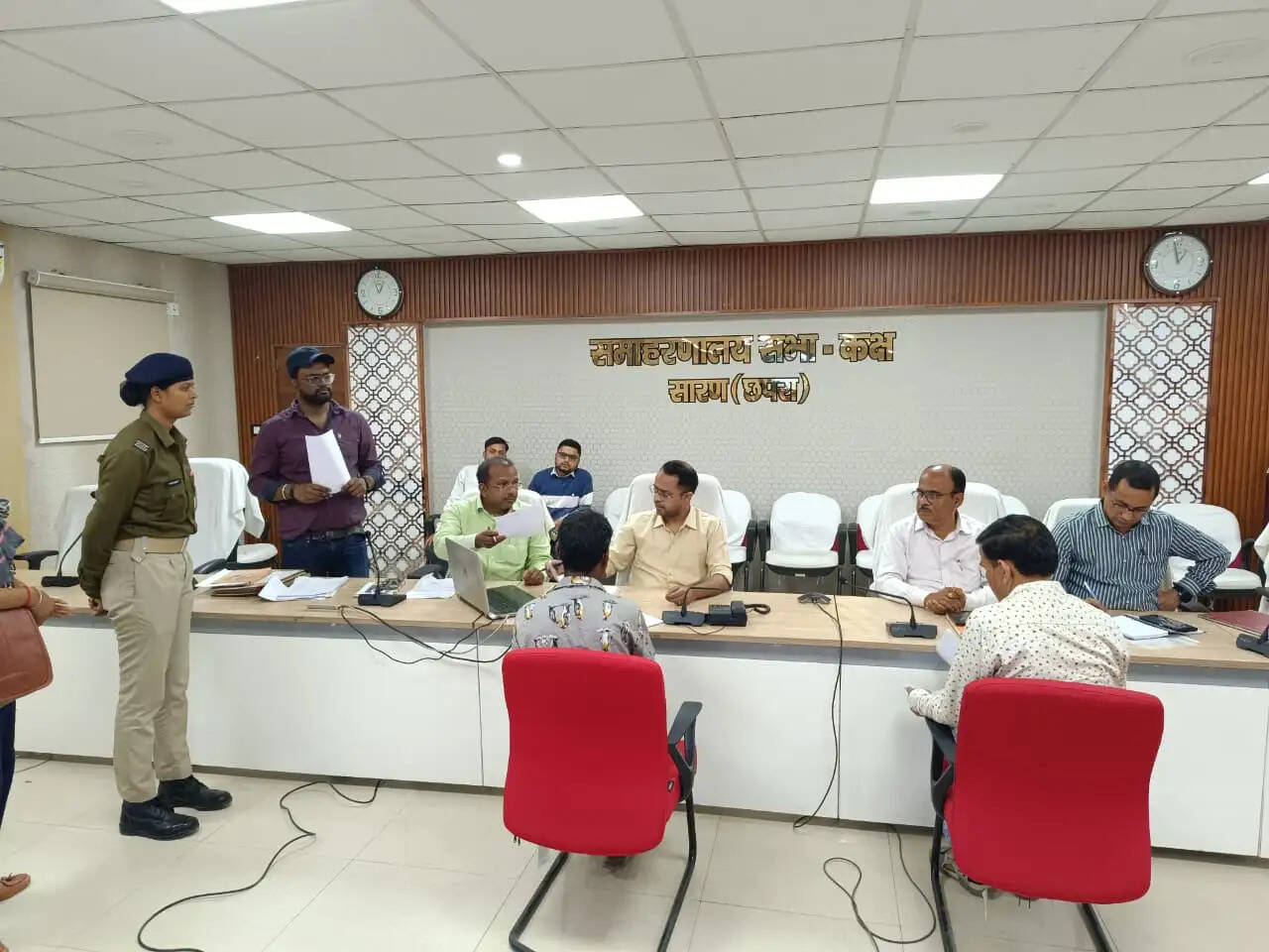 जनता दरबार में जिलाधिकारी ने 61 फरियादियों की सुनी गई समस्याएं