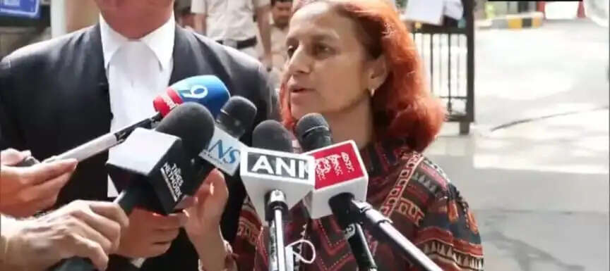 सोनम वांगचुक को अस्पताल ले जाने पर पत्नी ने सरकार पर उठाए सवाल, स्वास्थ्य संबंधी दावों को बताया भ्रामक