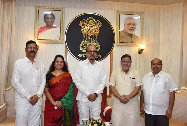 राज्यपाल डेका से क्षेत्र के जनप्रतिनिधियों ने की भेंट