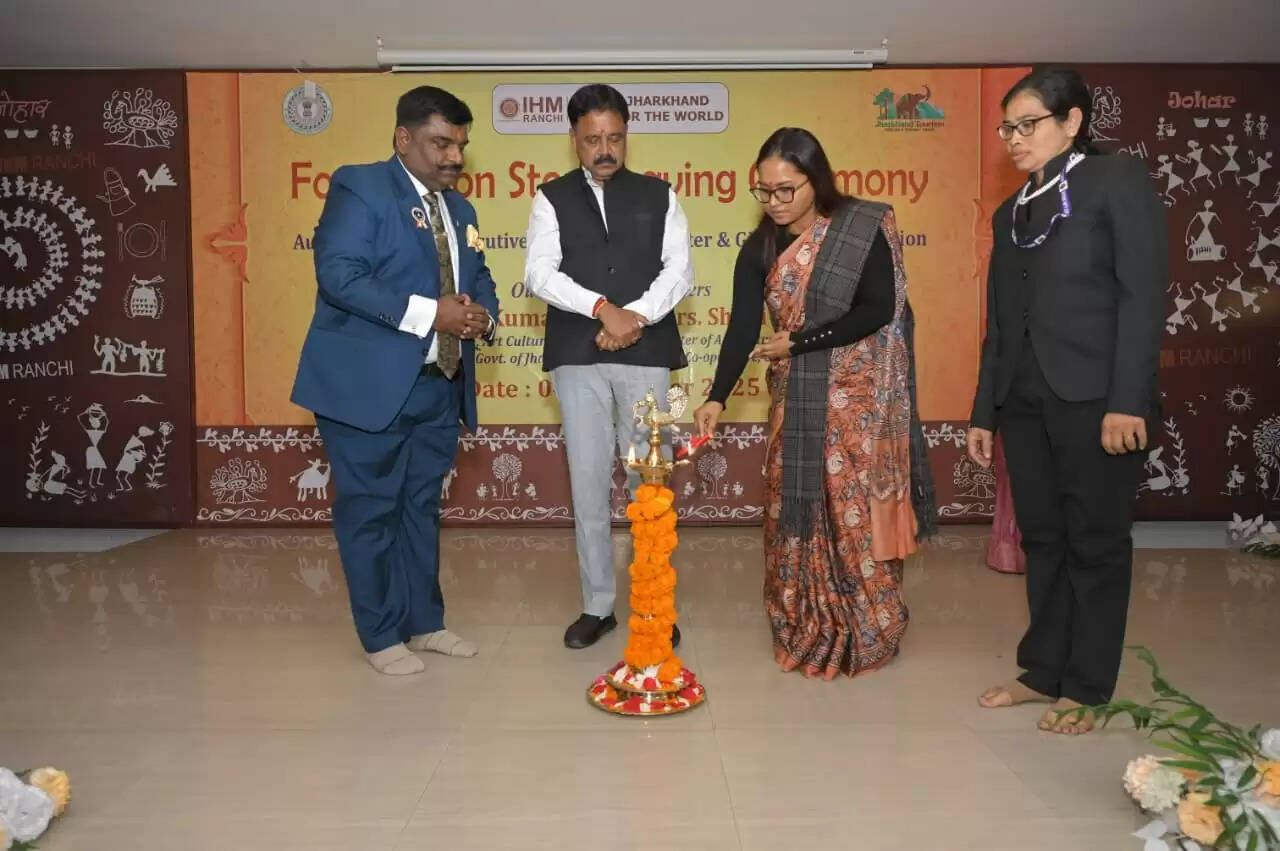 मंत्री शिल्पी और सुदिव्या ने रांची में छात्रावास विस्तारीकरण योजना का किया शिलान्यास