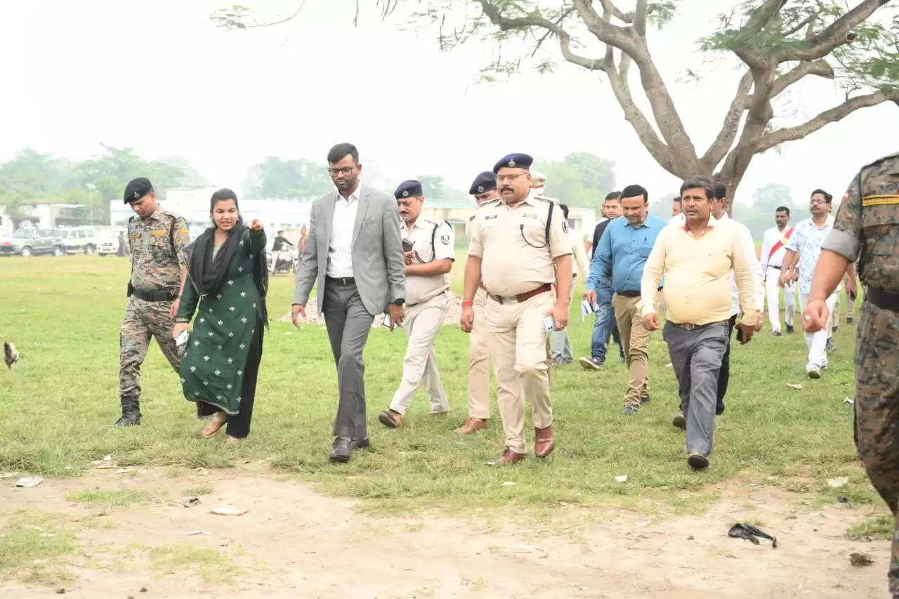 सीएम नीतीश कुमार का प्रस्तावित दौरा: डीएम और एसपी ने रानीगंज में सुरक्षा और विधि व्यवस्था का लिया जायजा