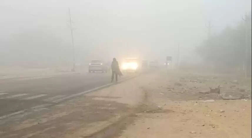 कोहरे के आगोश में पर्यटन नगरी जैसलमेर