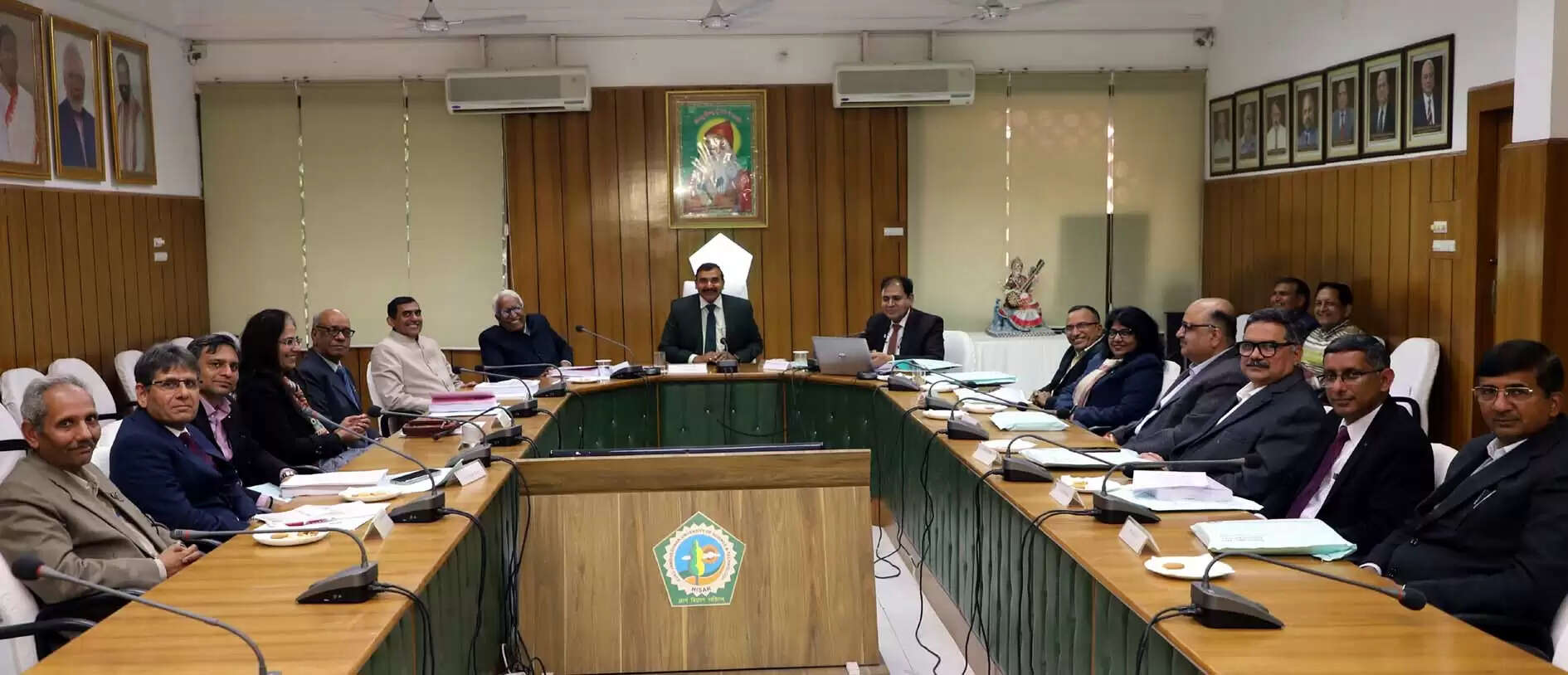 हिसार&nbsp;:&nbsp;गुरु जम्भेश्वर विज्ञान एवं प्रौद्योगिकी विश्वविद्यालय चार शिक्षक वरिष्ठ प्रोफेसर के पद पर पदोन्नत