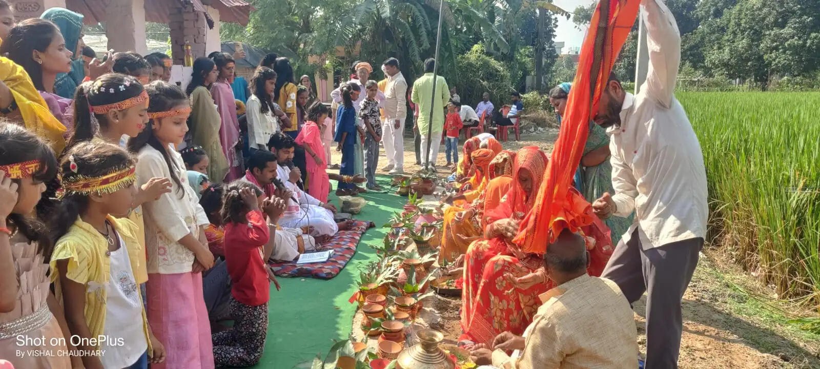 गणेश पूजन और नौ कन्याओं की आराधना के साथ निकली श्री श्री रुद्र महायज्ञ की भव्य कलश शोभायात्रा