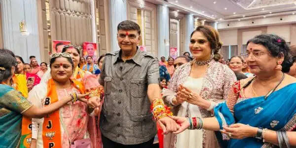 राजनीति से ऊपर उठकर रिश्तों को सम्मान देना बड़ी बात, अजय कपूर जैसे भाई बनना काबिल-ए-तारीफ : मीनाक्षी शेषाद्रि