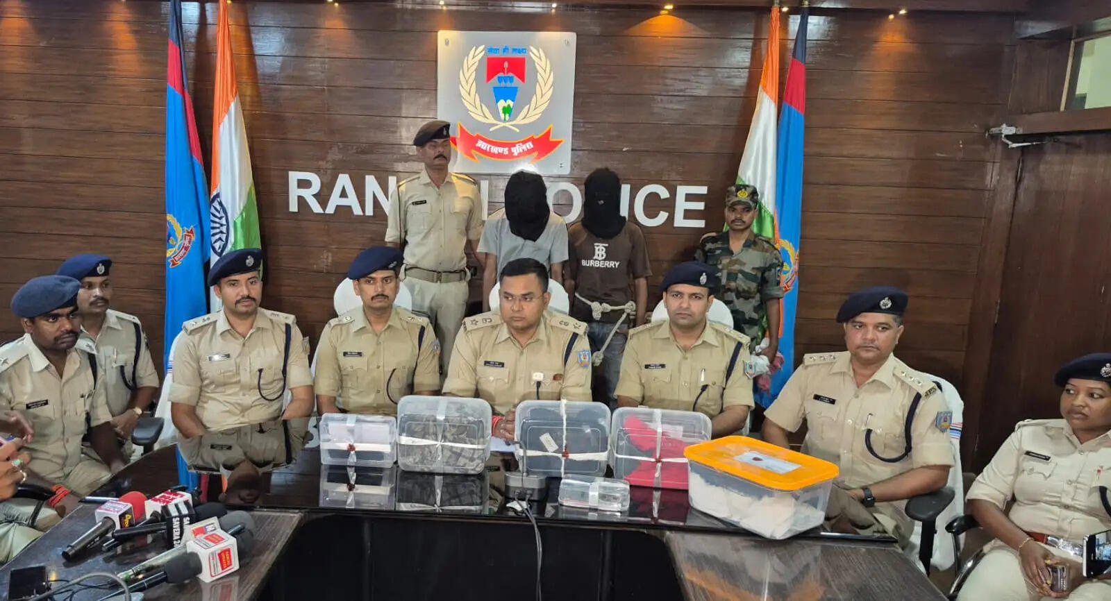 आरएसएस कार्यालय पर पेट्रोल बम से हमला करने के तीन आरोपित गिरफ्तार