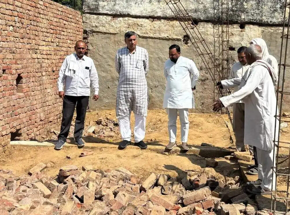 पीड़ित परिवार से मिलने पहुंचे विधायक गुड्डू चौधरी, आर्थिक सहायता दिलाने का दिया आश्वासन