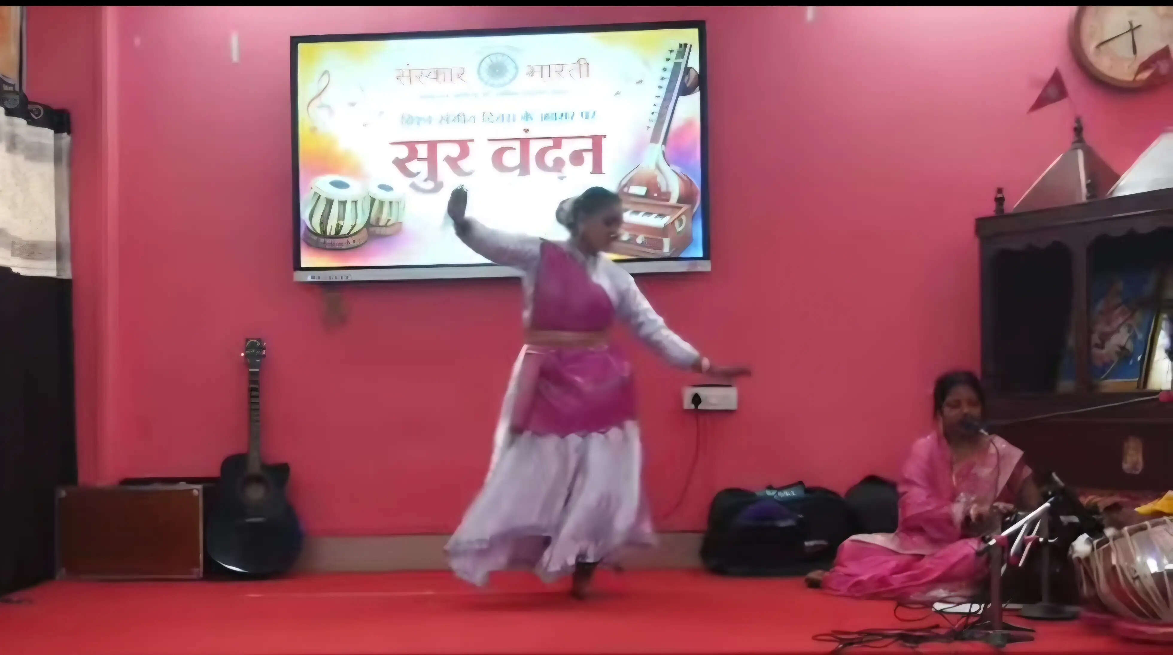 संस्कार भारती द्वारा सुर वंदन कार्यक्रम का हुआ आयोजन, कला साधकों ने दी प्रस्तुति