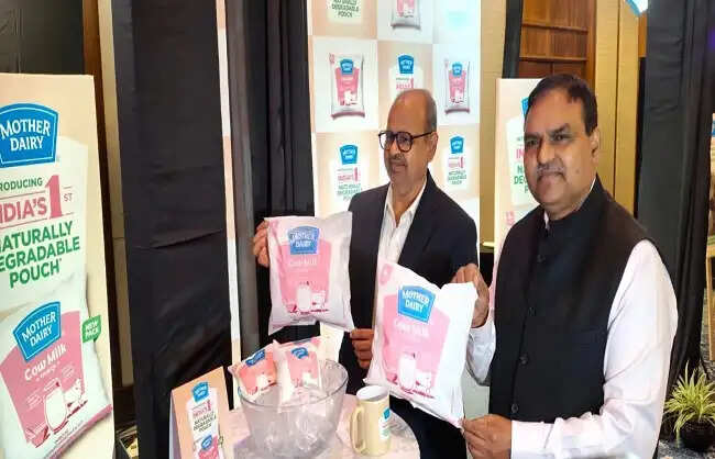 मदर डेयरी 5 जून से मिट्टी में विघटित होने वाले पाउच में बेचेगी गाय का दूध