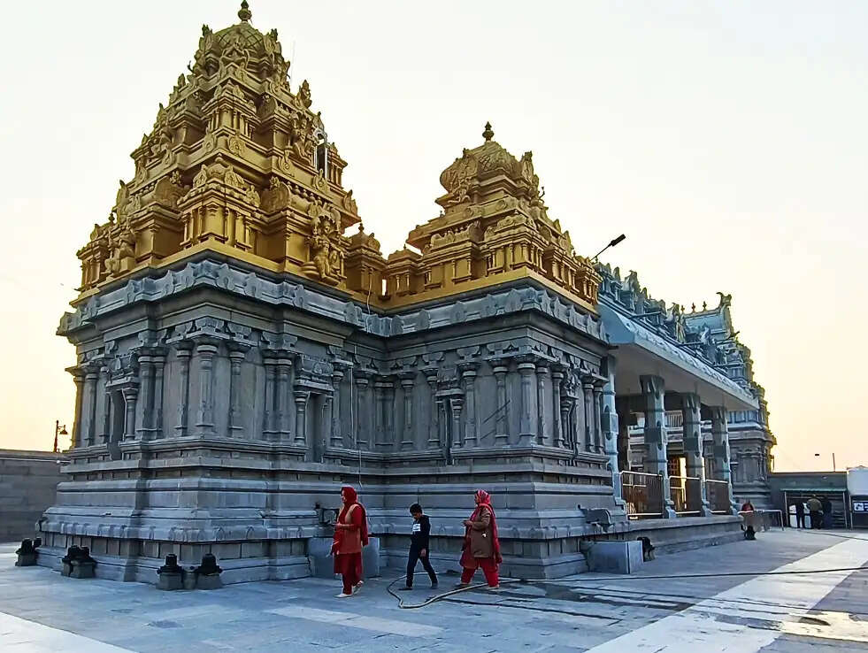 चंद्र ग्रहण के मद्देनज़र बंद रहेंगे जम्मू के मंदिर, श्रद्धालुओं से सहयोग की अपील