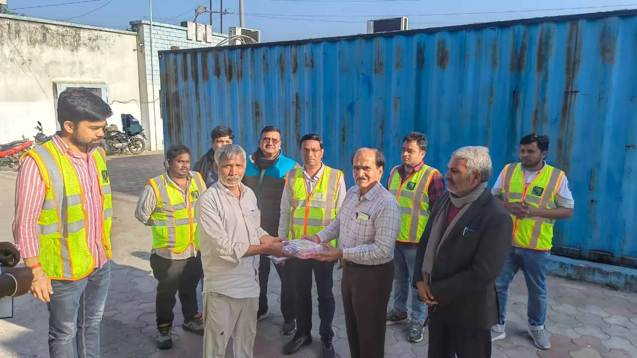 टोलवे प्राइवेट लिमिटेड ने किया लोगाें को यातायात नियमों के प्रति जागरूक