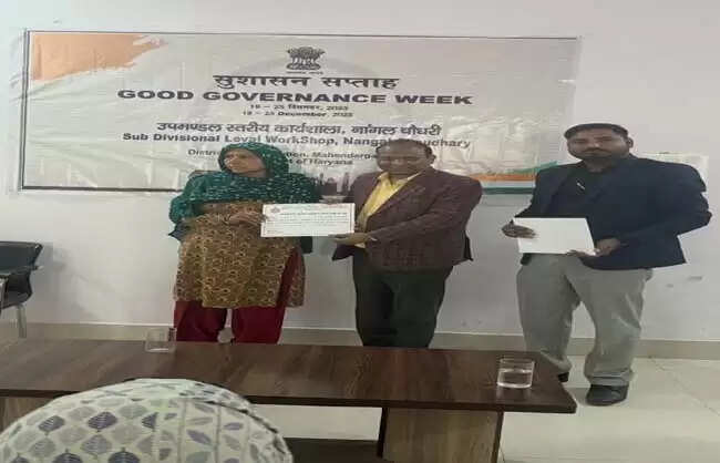 नारनौलः प्रशासन गांव की ओर कैंप में बनाई 25 की पेंशन