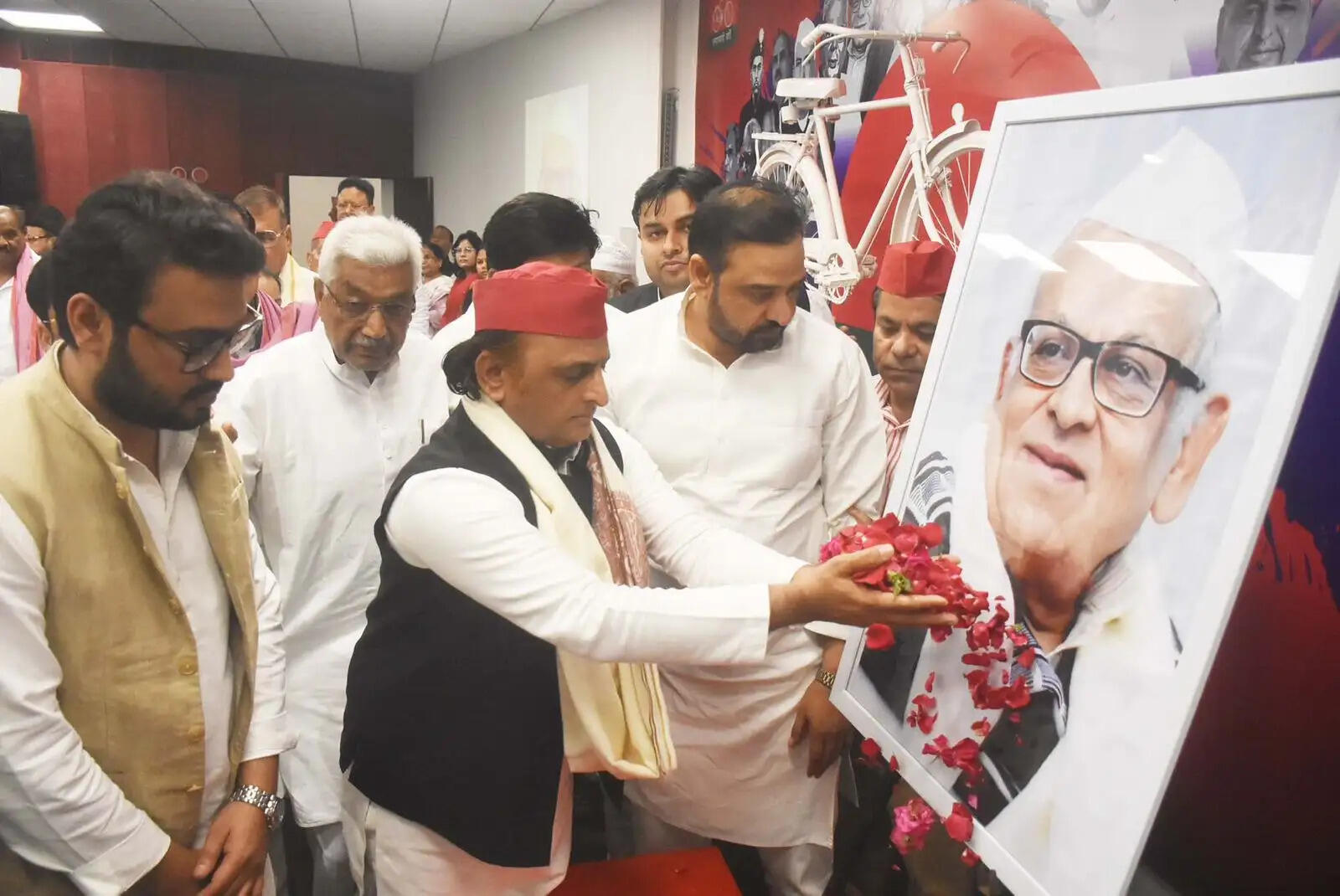 पूर्व राज्यपाल अजीज कुरैशी ने जीवन भर हिन्दुस्तानियत को किया मजबूत : अखिलेश यादव