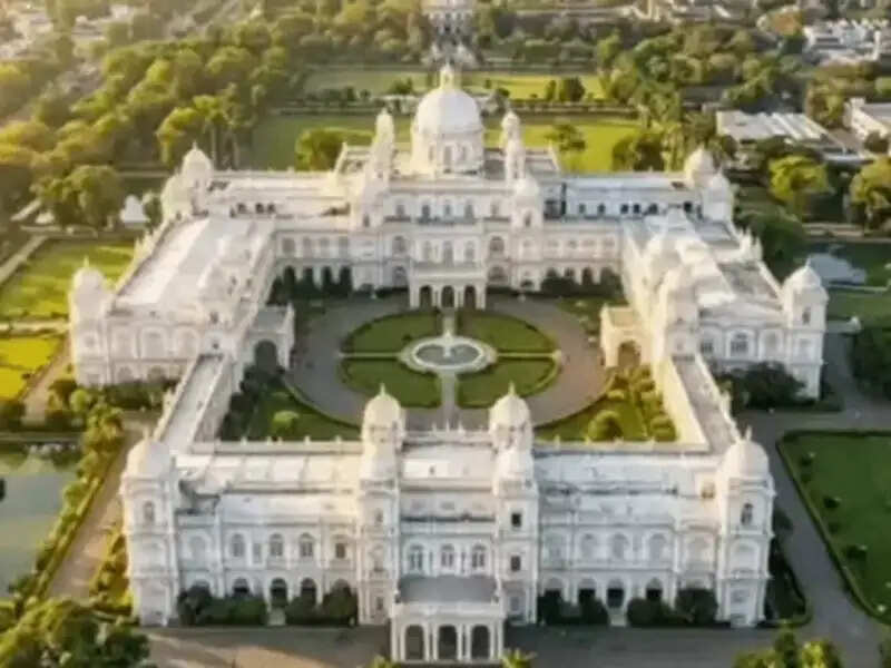 मप्र: कानूनी अड़चनों में उलझा सिंधिया संपत्ति विवाद, ज्योतिरादित्य, वसुंधरा एवं यशोधरा ने कोर्ट में दर्ज कराया जवाब