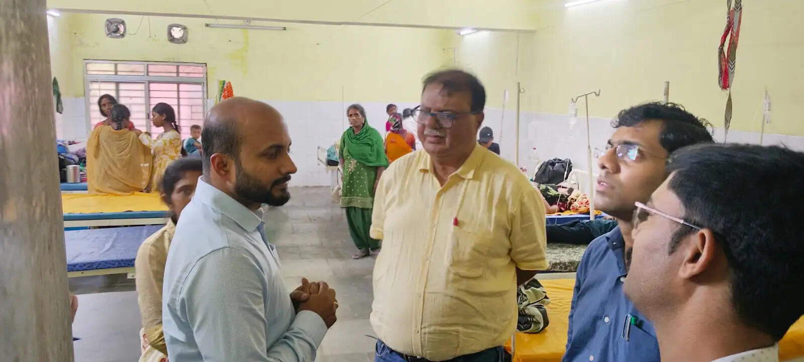 मुख्यमंत्री के गांव नेमरा पहुंचे डीसी ऋतुराज, विकास कार्यों का लिया जायजा
