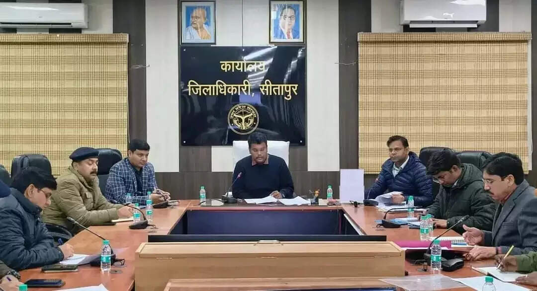 चौरासी कोसी परिक्रमा की सभी व्यवस्थाएं समय से पहले हों पूरी : डीएम