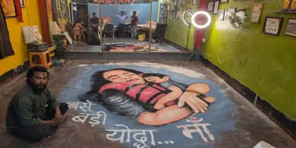 सारण के अशोक कुमार ने सैंड आर्ट से दी बरगी डैम हादसे के मृतकों को श्रद्धांजलि