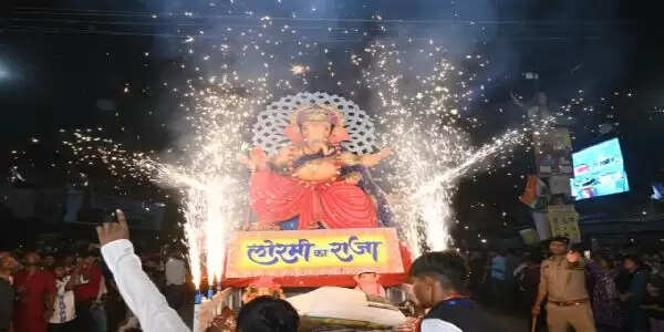 लोरमी में पहली बार निकली भव्य गणेश विसर्जन झांकी, आस्था का उमड़ा जनसैलाब