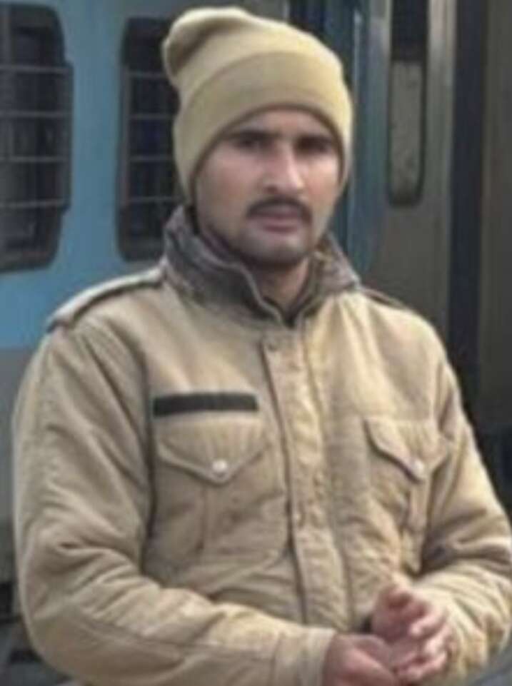 जीआरपी जवान की मौत, बैरक में फंदे से लटका मिला शव