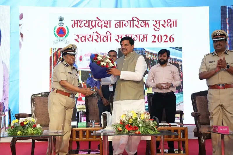 आपदा में सुरक्षा कवच का कार्य करते हैं होमगार्ड और नागरिक सुरक्षा से जुड़े स्वयंसेवक : मुख्यमंत्री डॉ. यादव