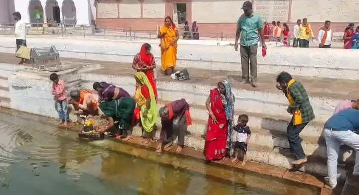 अनूपपुर: गंगा सप्तमी पर मां नर्मदा की उद्गम में 25 हजार श्रद्धालुओं ने किया स्नान, की पूजा-अर्चना