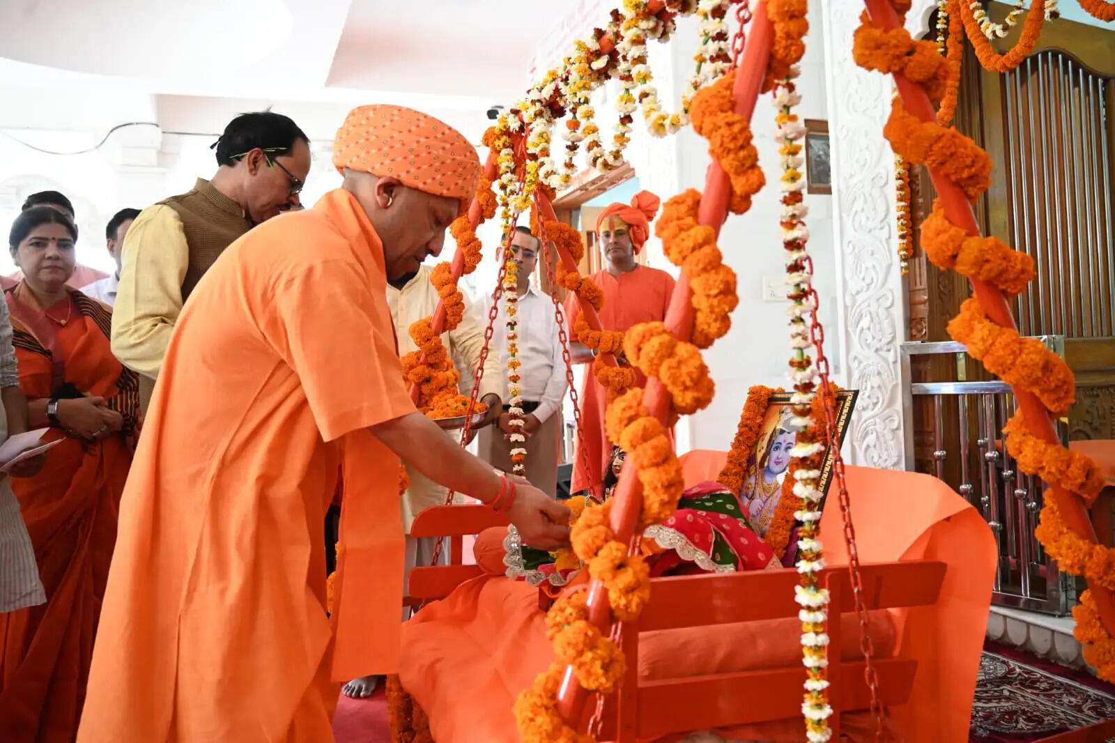 गोरक्षपीठ में मुख्यमंत्री योगी आदित्यनाथ ने मनाया प्रभु श्रीराम का जन्मोत्सव