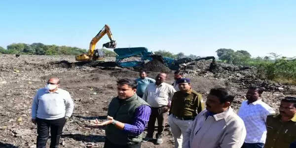 उज्जैनः निगमायुक्त ने किया कचरा निष्पादन कार्य का निरीक्षण