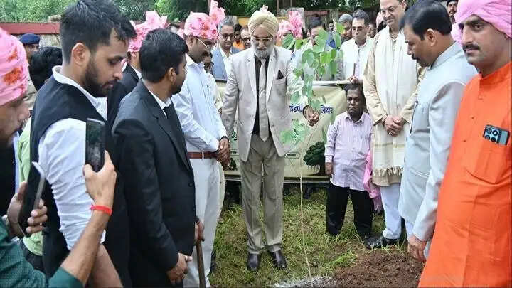 ग्वालियरः जिले में उत्साह, उमंग, हर्षोल्लास व धूमधाम से मना 80वाँ स्वतंत्रता दिवस
