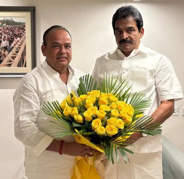 के.सी. वेणुगोपाल से मिले इरफान अंसारी, एसआईआर-एमएमडीआर समेत झारखंड के मुद्दों पर हुई चर्चा