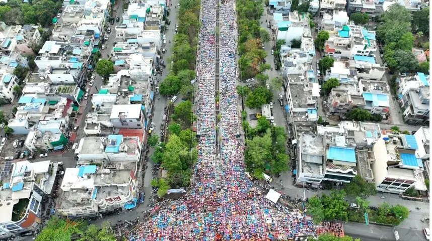 अंतरराष्ट्रीय योग दिवस : भ्रामरी प्राणायाम के लिए इंदौर में एक साथ आए 10 हजार से अधिक लोग,&nbsp;बना&nbsp;विश्व रिकार्ड