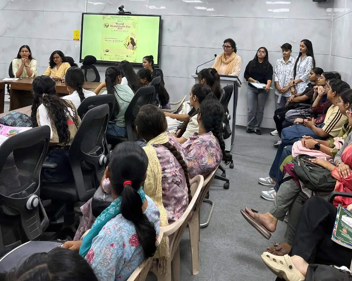 हिसार के दयानंद कॉलेज में छात्राओं ने खुलकर साझा किए मानसिक स्वास्थ्य से जुड़े अनुभव