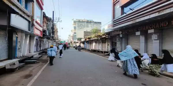 शाहपुरा व जहाजपुर सहित जिले में बाजार बंद, सहमति के बाद समाप्त हुआ था धरना