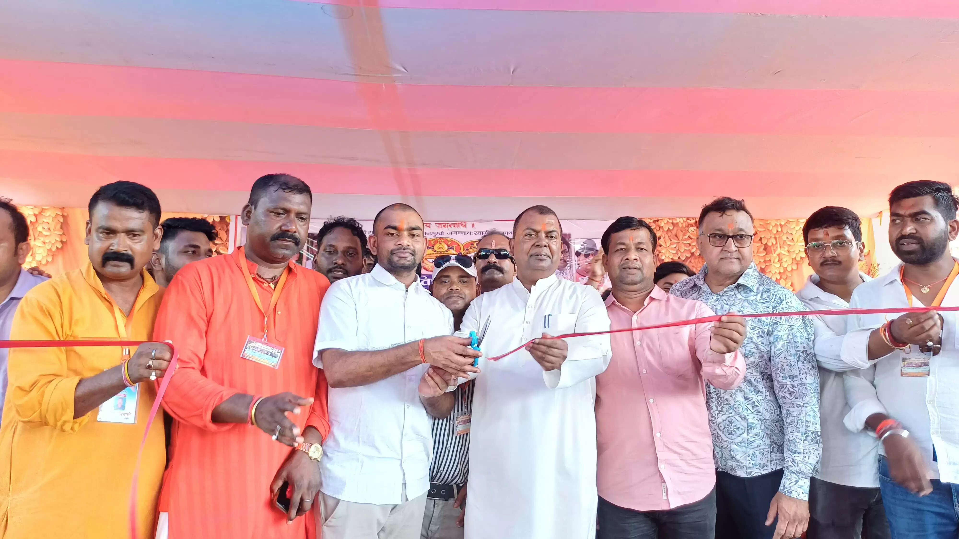 भगवान जगन्नाथ स्वामी का रथ खींचने के लिए उमड़ा जन सैलाब