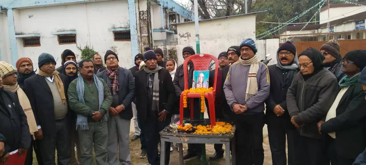 अधिवक्ता कौशल किशोर वर्मा के निधन पर शोकसभा