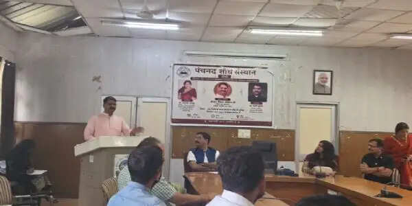 राष्ट्र निर्माण की प्रक्रिया में सज्जन शक्ति का किरदार अहम : विनय दीक्षित