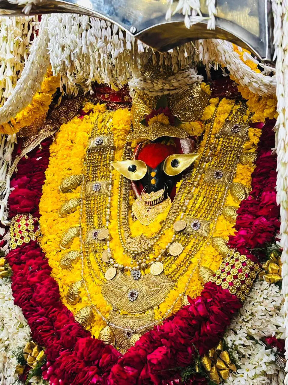 चंद्रग्रहण के चलते मां विंध्यवासिनी मंदिर के कपाट रहेंगे बंद