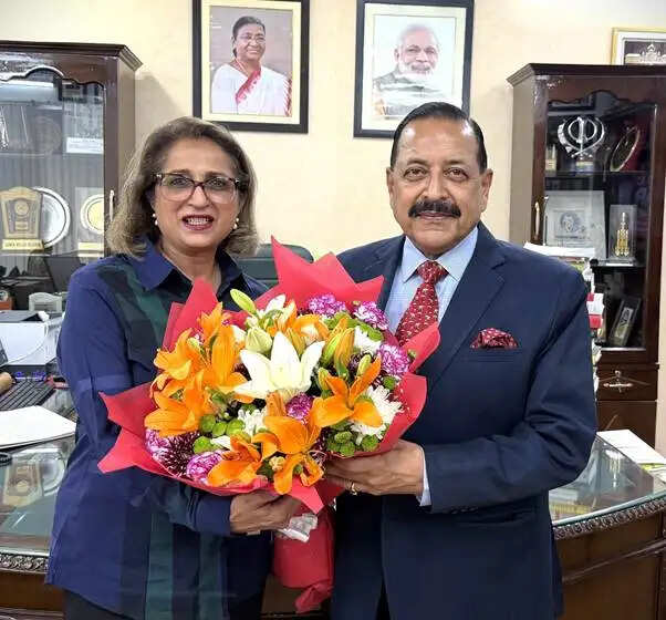 आईडीएफ की अध्यक्ष डॉ. नीति पाल ने की केंद्रीय मंत्री जितेंद्र सिंह से मुलाकात